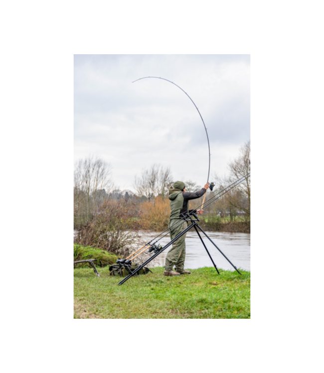 Korum Deluxe River Tripod 3 Rod Wide – Trépied Très Stable pour 3 Cannes