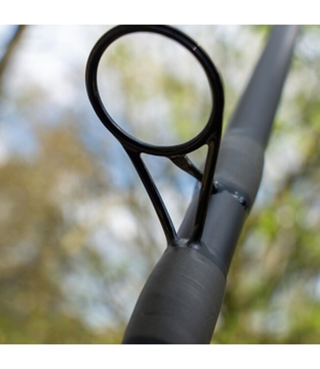 Korum Avon Rod 2-Delig – Specialist Hengel met Klassieke Avon-Actie