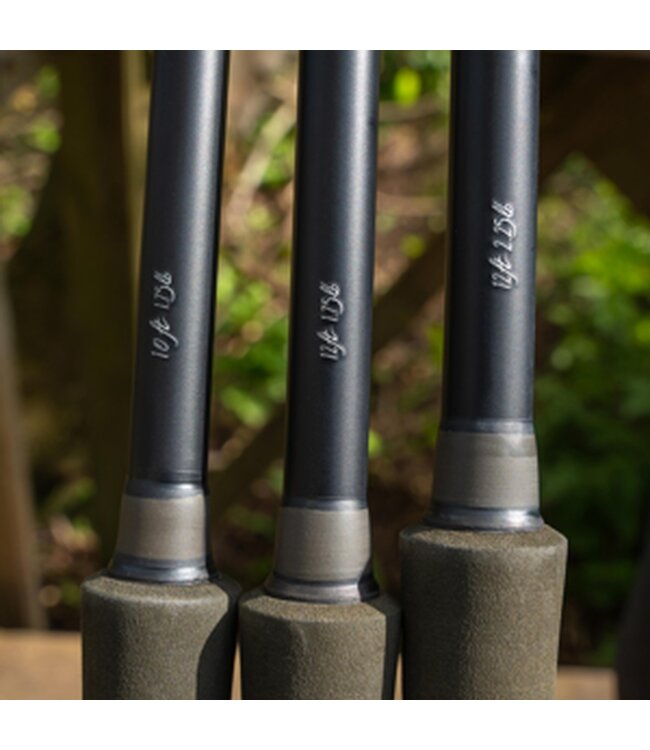 Korum Avon Rod 2-Delig – Specialist Hengel met Klassieke Avon-Actie