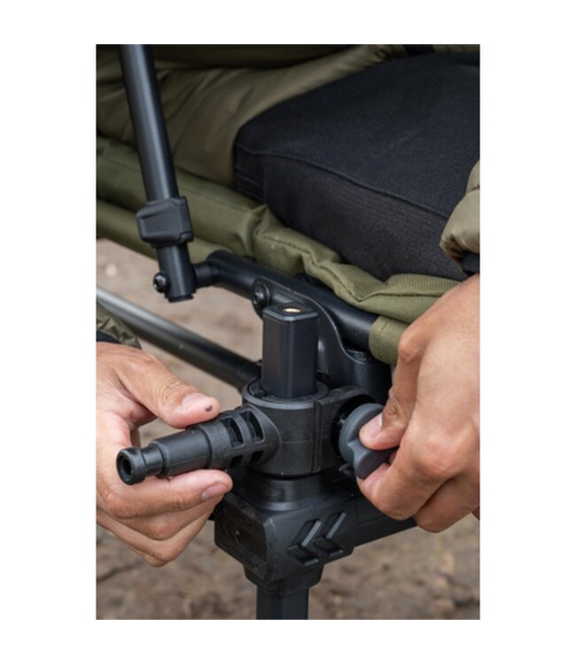 Korum Any Chair Extendable Side Tray – Ausziehbare Seitenablage für Angelstuhl und Sitzkiepe