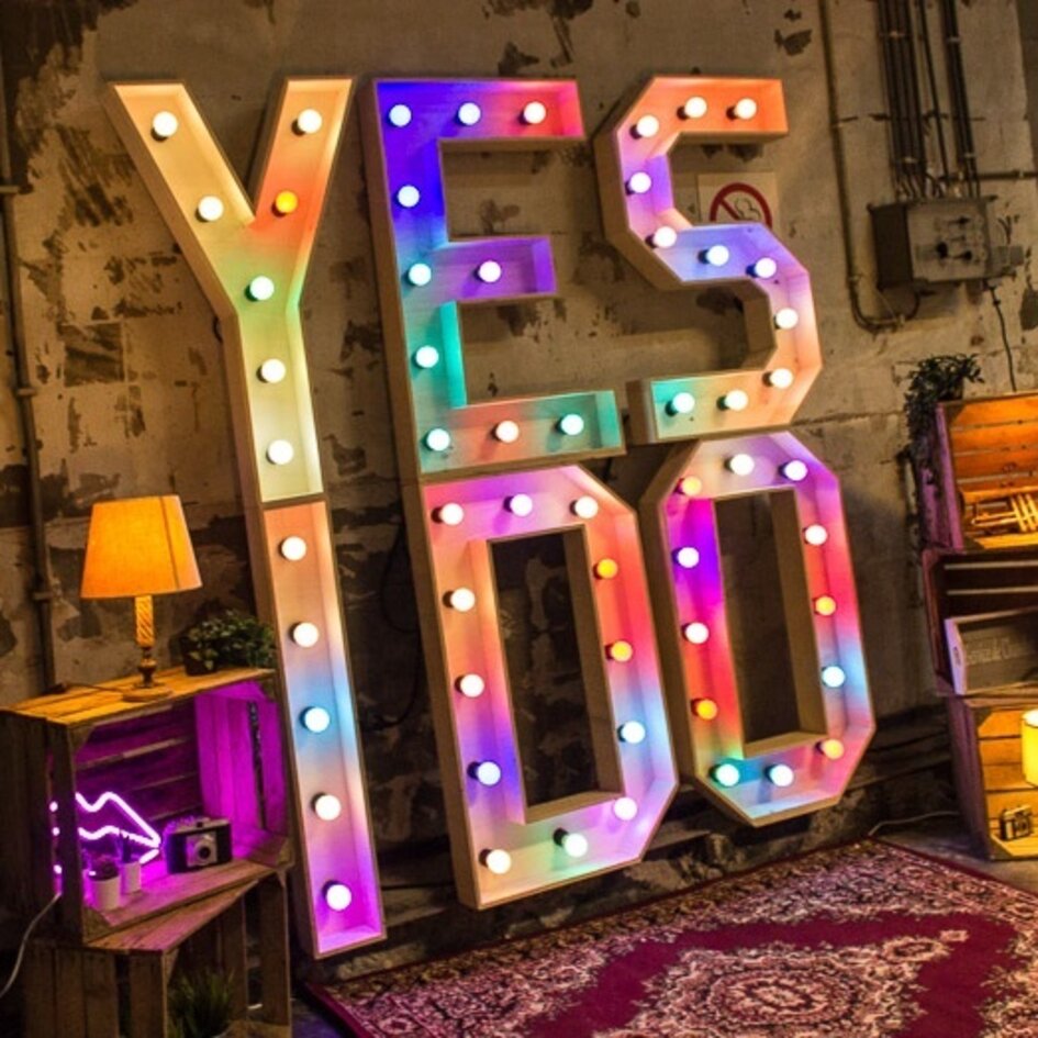 Komplettes Illu-Sets mit 8 farbigen LED-Lämpchen