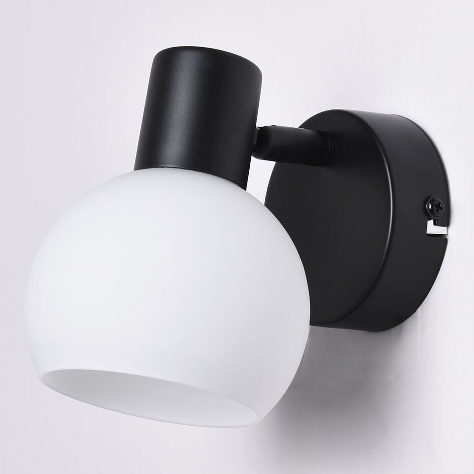 Wandspot mit Milchglas - Pilou