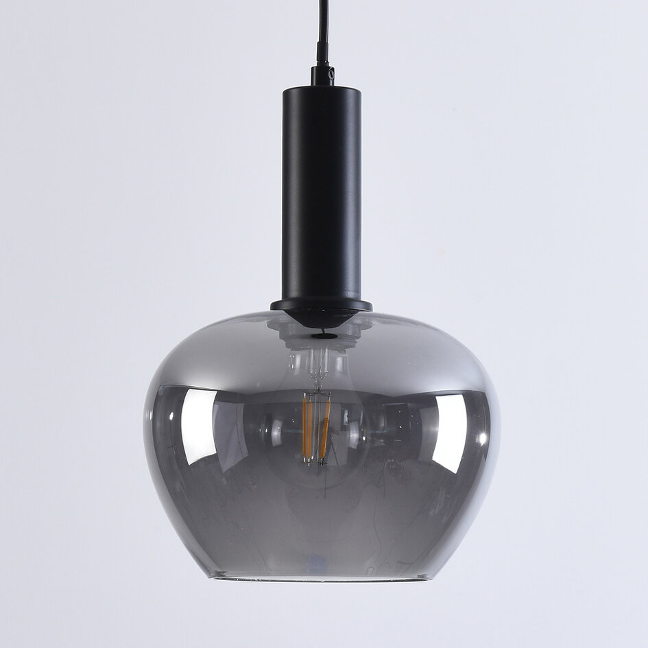 Schwarze Pendelleuchte Ischa in Apfelform Rauchglas