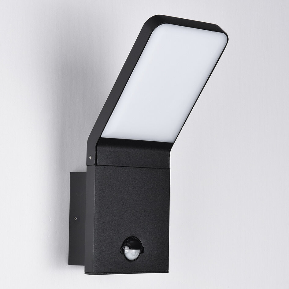 Schwarze Wandleuchte Franco mit Sensor