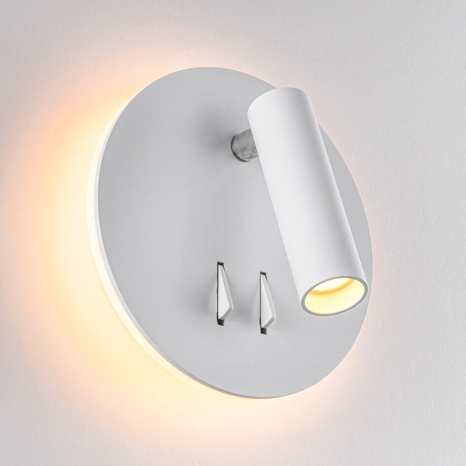 Runde Wandlampe mit drehbarem Spot und beleuchteter Wandplatte - Lenae