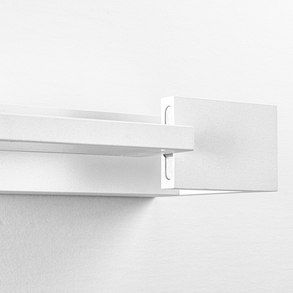 Weiße drehbare Wandleuchte Sirle, 60 cm