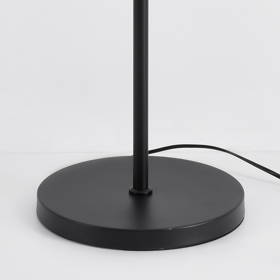 2-flammige Stehleuchte mit schwenkbaren Strahlern - William