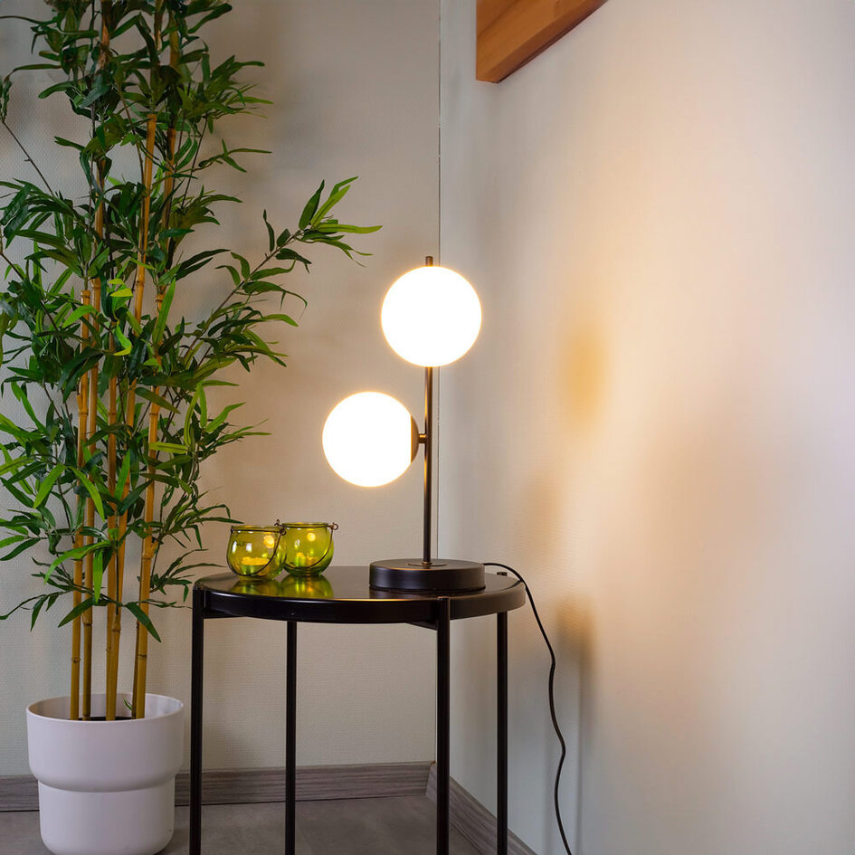 2-flammige Tischleuchte Ethan - Schwarz mit Milchglas