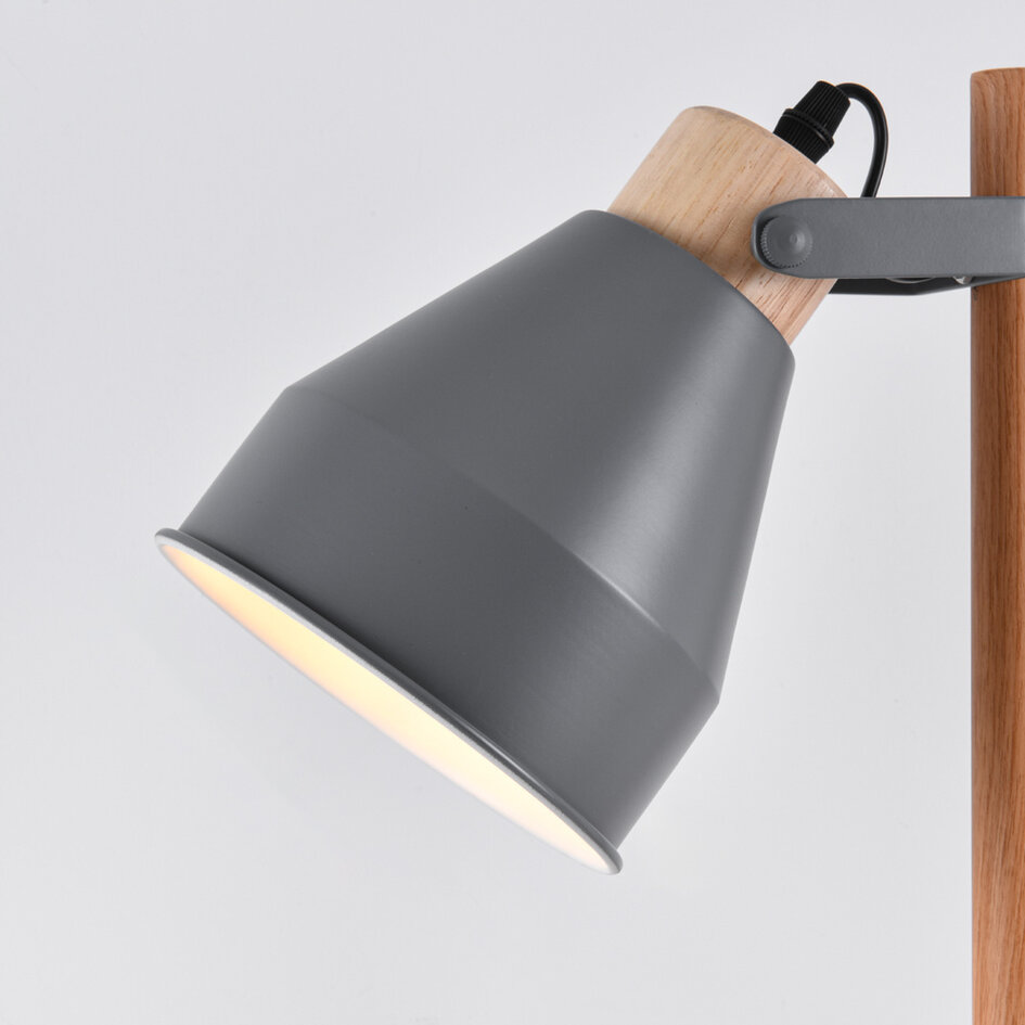 Tischleuchte mit schwenkbarem Spot und Holzdetails - Cally