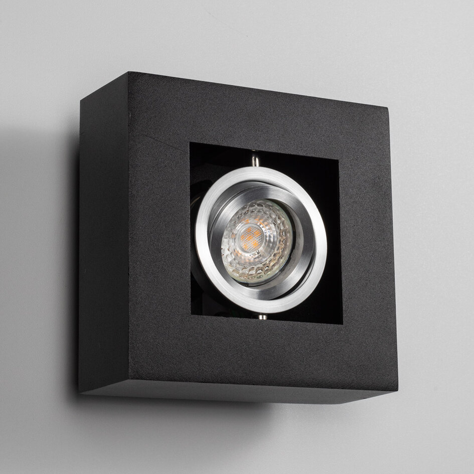 Luxuriöser schwarzer Aufbaustrahler - Ben