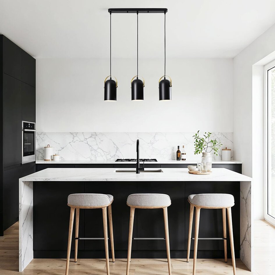 Industrieller Deckenspot in schwarz mit goldenen Details und 3 Spots - Helsinki