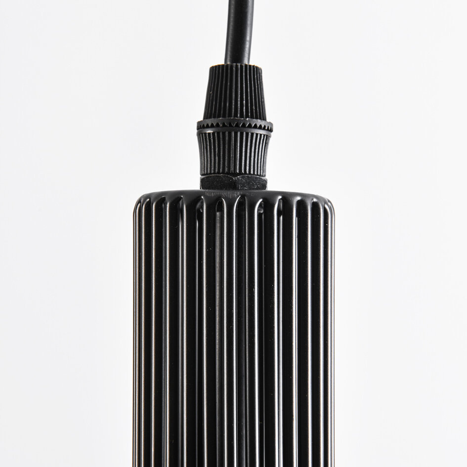 Industrielle Hängelampe aus schwarzem Metall - Sofia