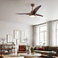 Schwarzer  Deckenventilator Wieke mit LEDs und einstellbarer Farbtemperatur in dunkles Holz