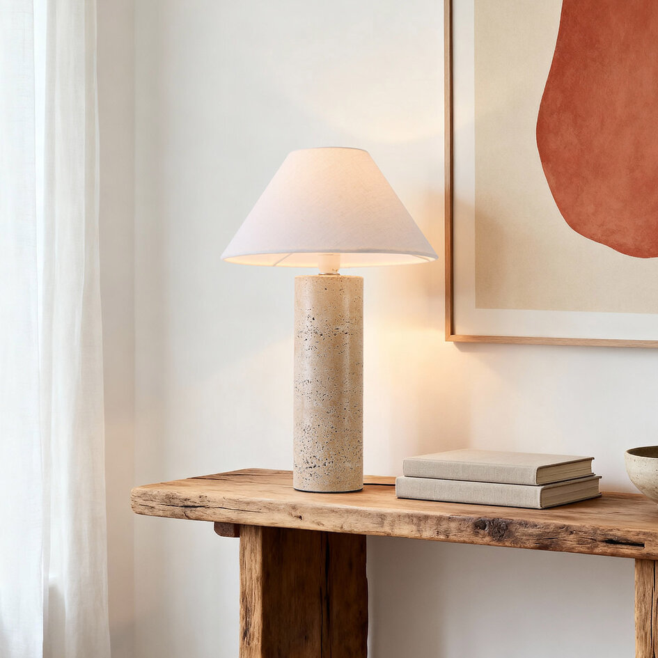 Japandi Tischlampe Table mit Travertinfuß Optik und Leinen­schirm