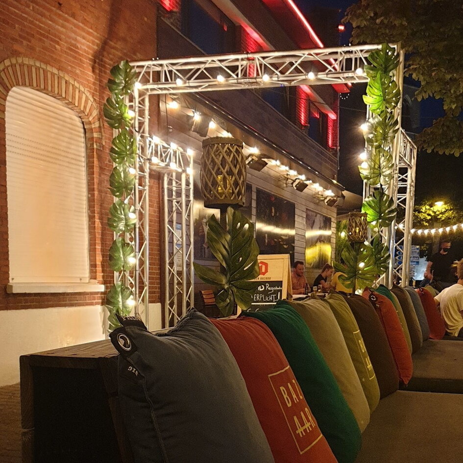 0,7W Outdoor-Lichterkette mit extra warmweißen LED-Glühbirnen