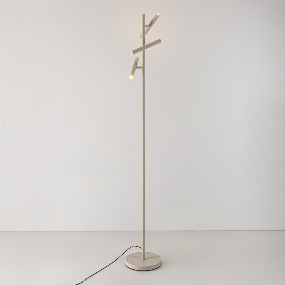 Beige Stehleuchte Zhan mit drei drehbaren Spots und Touch-Dimmer