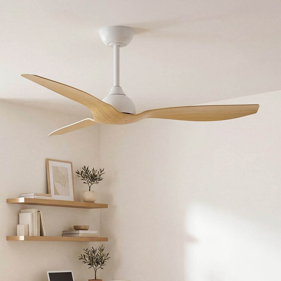 Deckenventilator Iska in warmer Buchenholzfarbe mit Fernbedienung