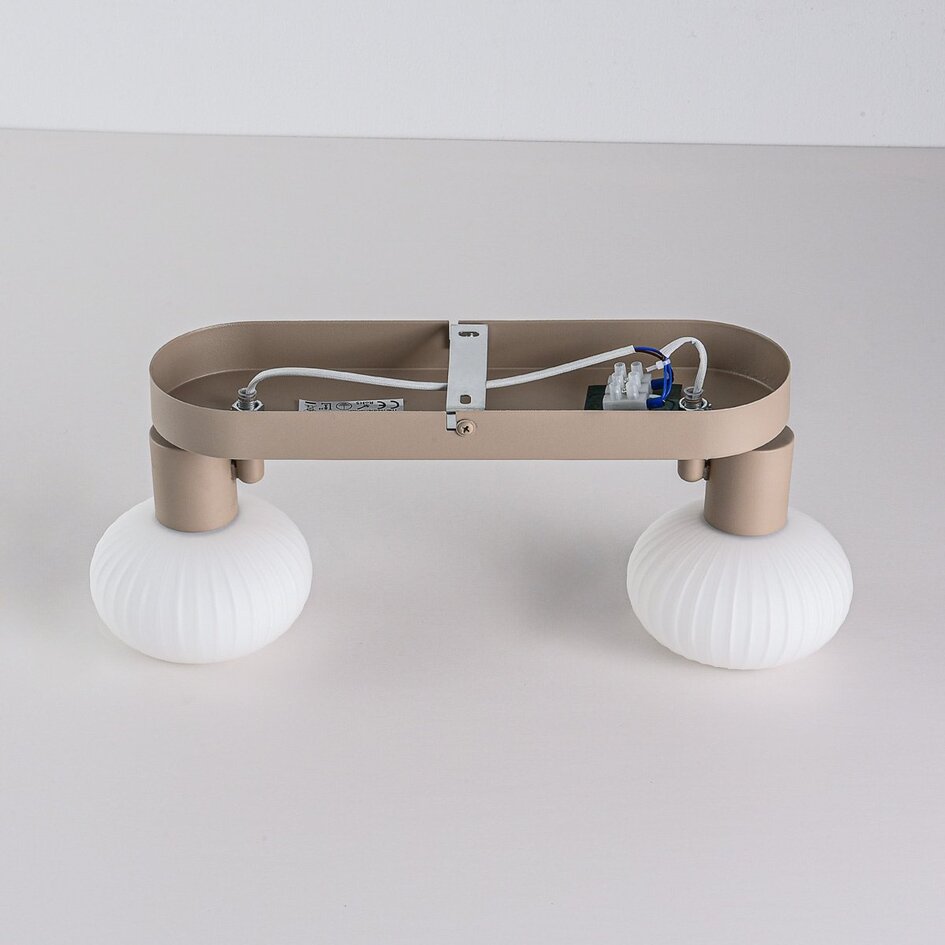 Beige Deckenleuchte Odelle mit 2 verstellbaren Gläsern aus geripptem Glas