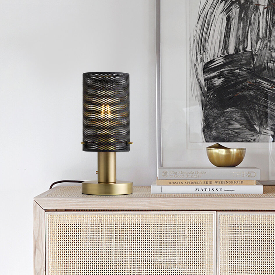Design-Tischlampe Mreza mit schwarzem Schirm mit Perforationen