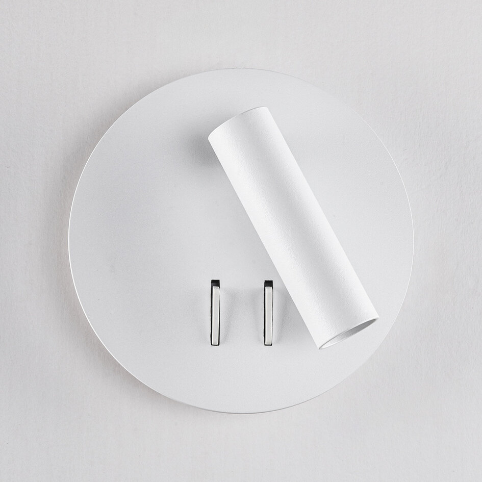 Runde Wandlampe mit drehbarem Spot und beleuchteter Wandplatte - Lenae