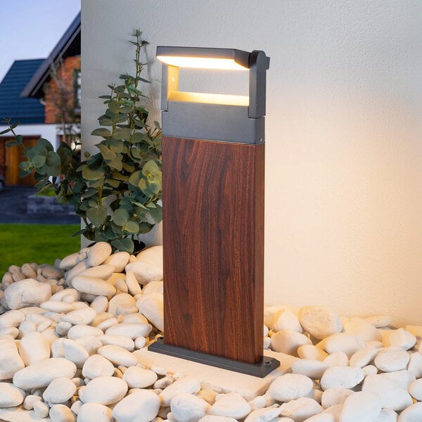 Sockelleuchte Jidde mit neigbarem Spot - Holzoptik mit integrierter LED