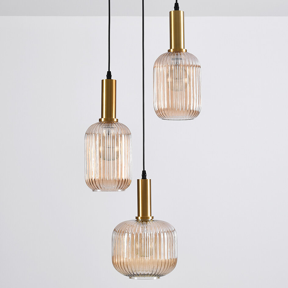 3-flammige Design-Hängeleuchte Sita - Schwarz und Gold mit Amberglas