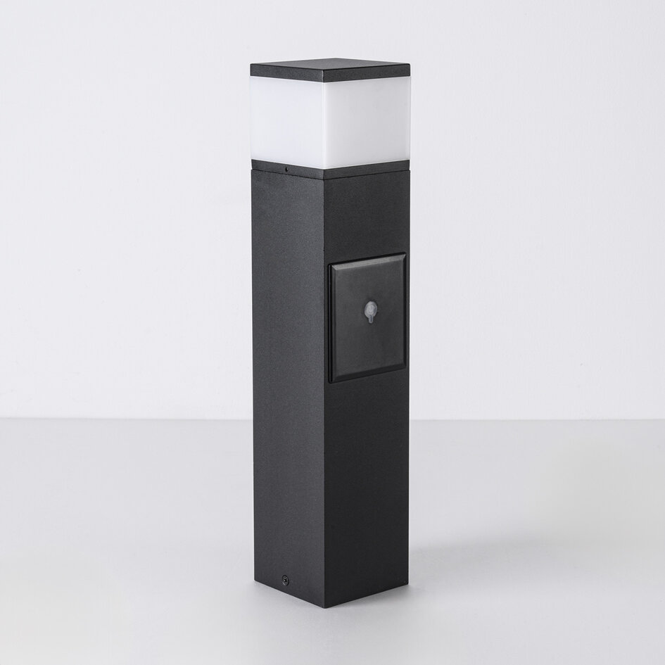 Smart Stehleuchte für den Außenbereich mit Steckdose und Tuya-App Ute – schwarz, mit Diffusor und 2 Steckdosen