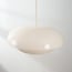 Moderne Retro-Pendelleuchte Orbia in hellem Beige Hochglanz