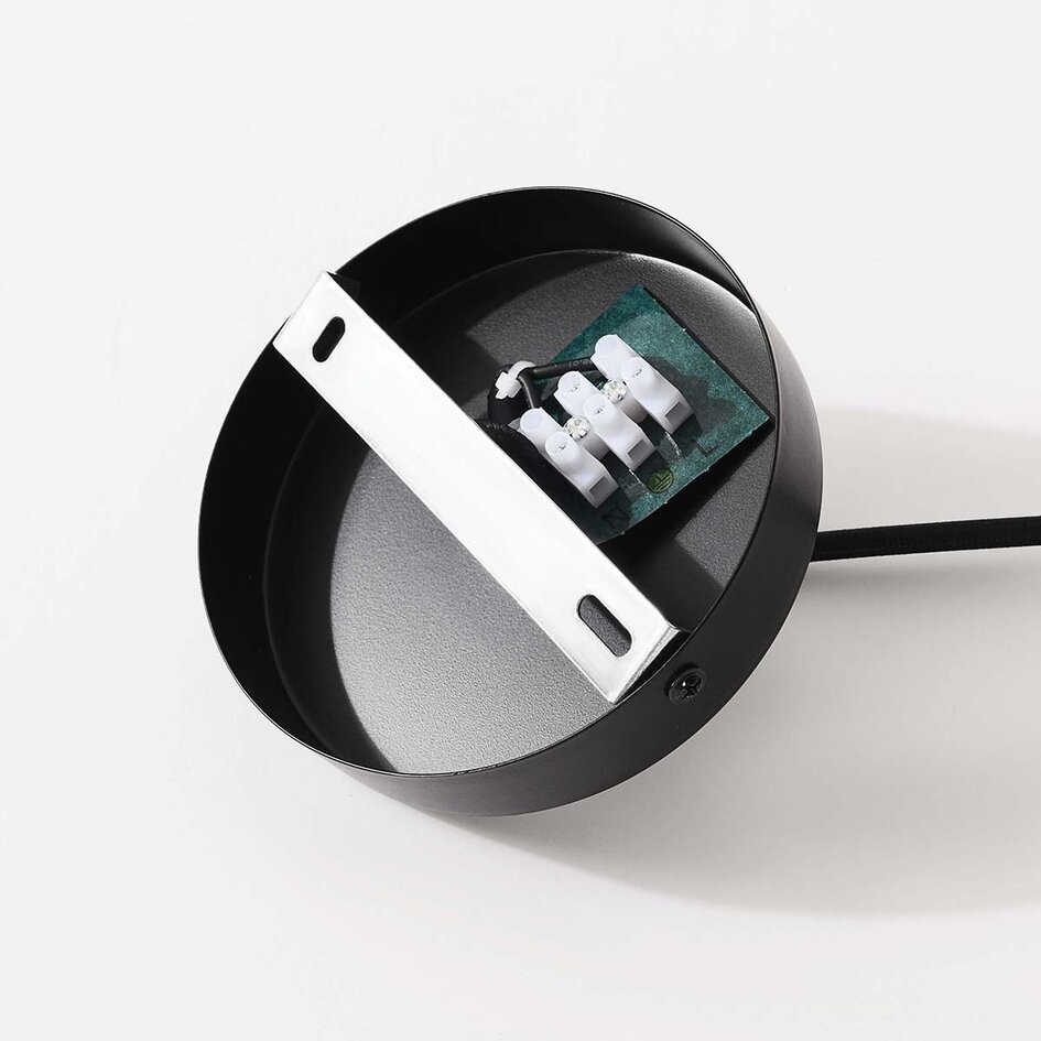 Moderne Hängelampe Juna mit braunem Leinenlampenschirm in organischer Form