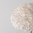 Design-Stehlampe Evania mit weißen Federn und Fuß aus Goldmessing