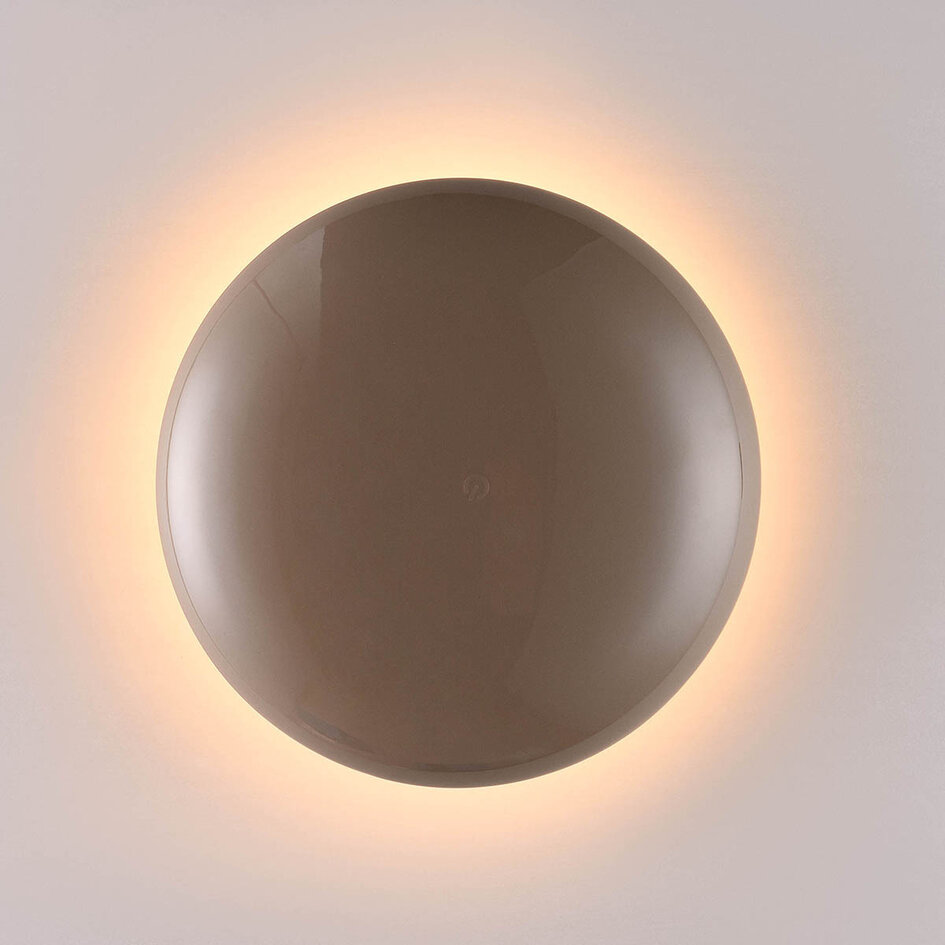 Aufladbare Wandlampe Ariso in Taupe mit Touch-Dimmer und einstellbarer Lichtfarbe