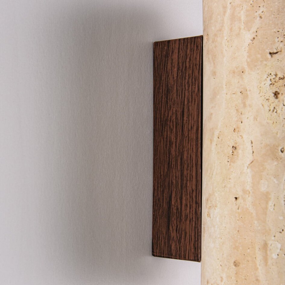 Wandleuchte Raxon mit Travertin (Naturstein) und Holzoptik