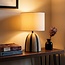 Tischlampe Miora aus gestreifter Keramik mit Stoffschirm in Beige