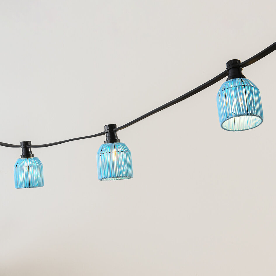 Illu sets inklusive Schirmen in hellblauer Rattanoptik, erhältlich mit verschiedenen LED-Lampen