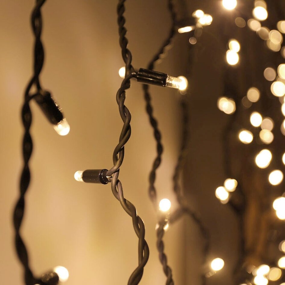 Lichtvorhang erweiterbar schwarz | ab 2 Meter | 300 LEDs | 2200K extra warmweiß | Gummi