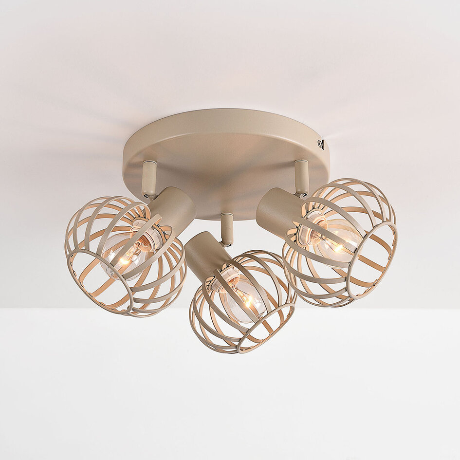 Deckenlampe Kelly mit 3 drehbaren Metallschirmen in Sandbeige