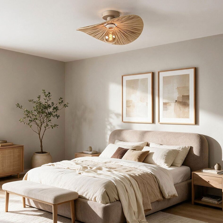 Deckenleuchte Satu aus handgeflochtenem Raffiapapier - beige