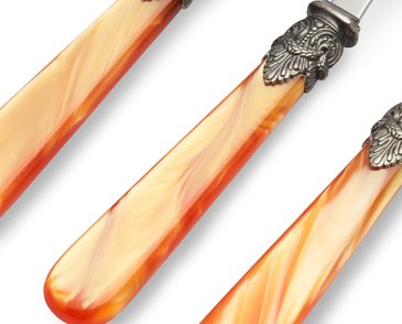 Cubertería naranja
