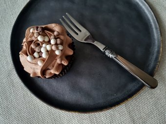 Colored pie forks, a festive touch. Colored pie forks, a festive touch.
