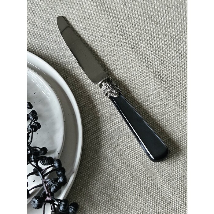 Cuchillo, Negro (nácar), Cena