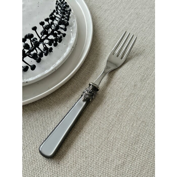 Tenedor, Gris (nácar), Cena