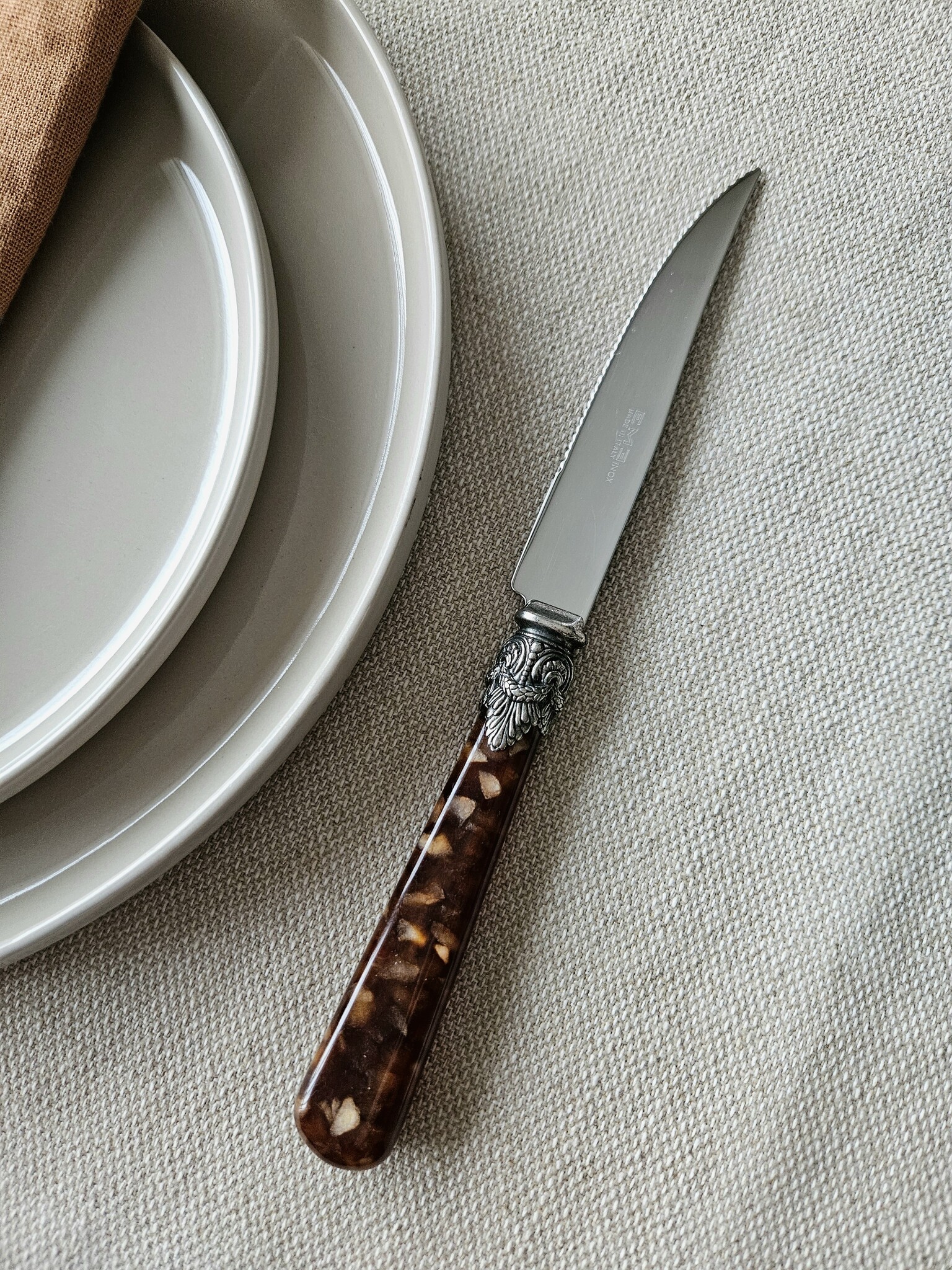 Steakmes, Bruin (parelmoerglans)