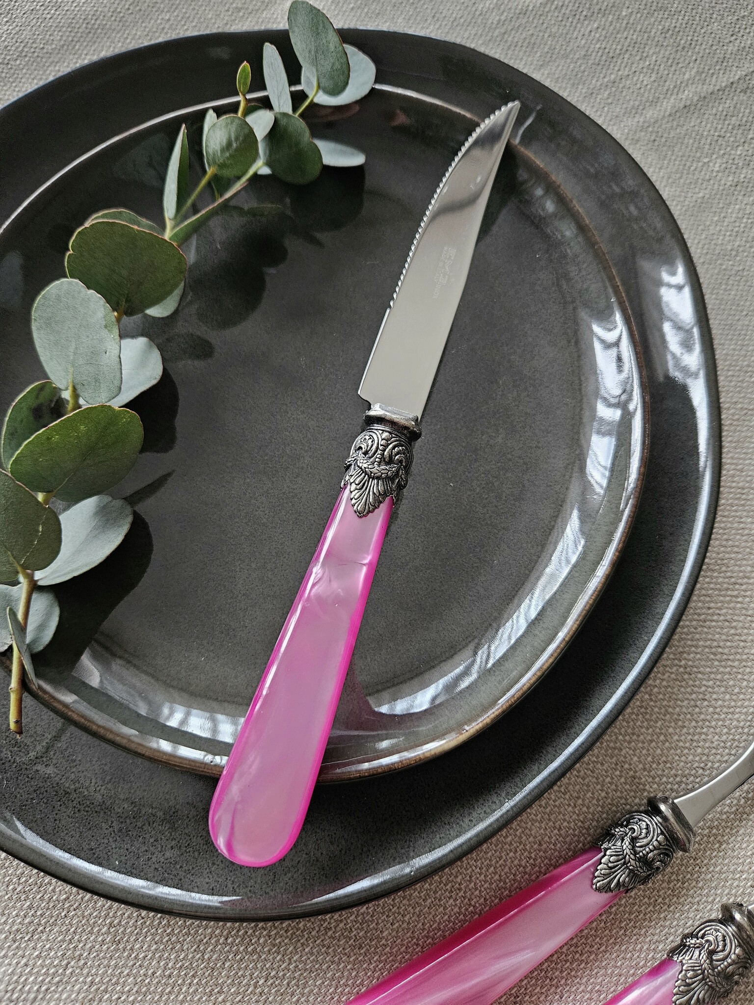 Steakmes, Fuchsia (parelmoerglans)