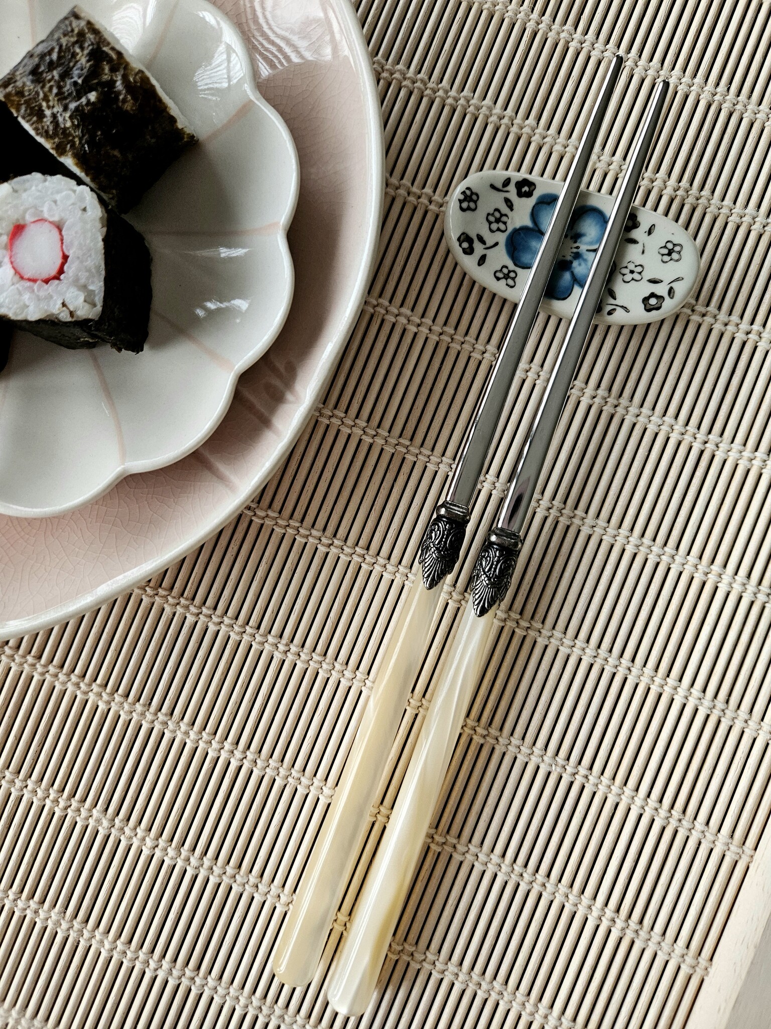 Chopsticks, Ivory (mother-of-pearl)
