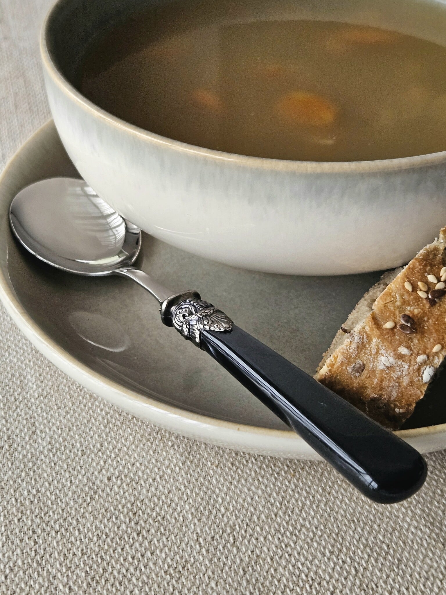 Spoon, Black (mother-of-pearl), for Soup