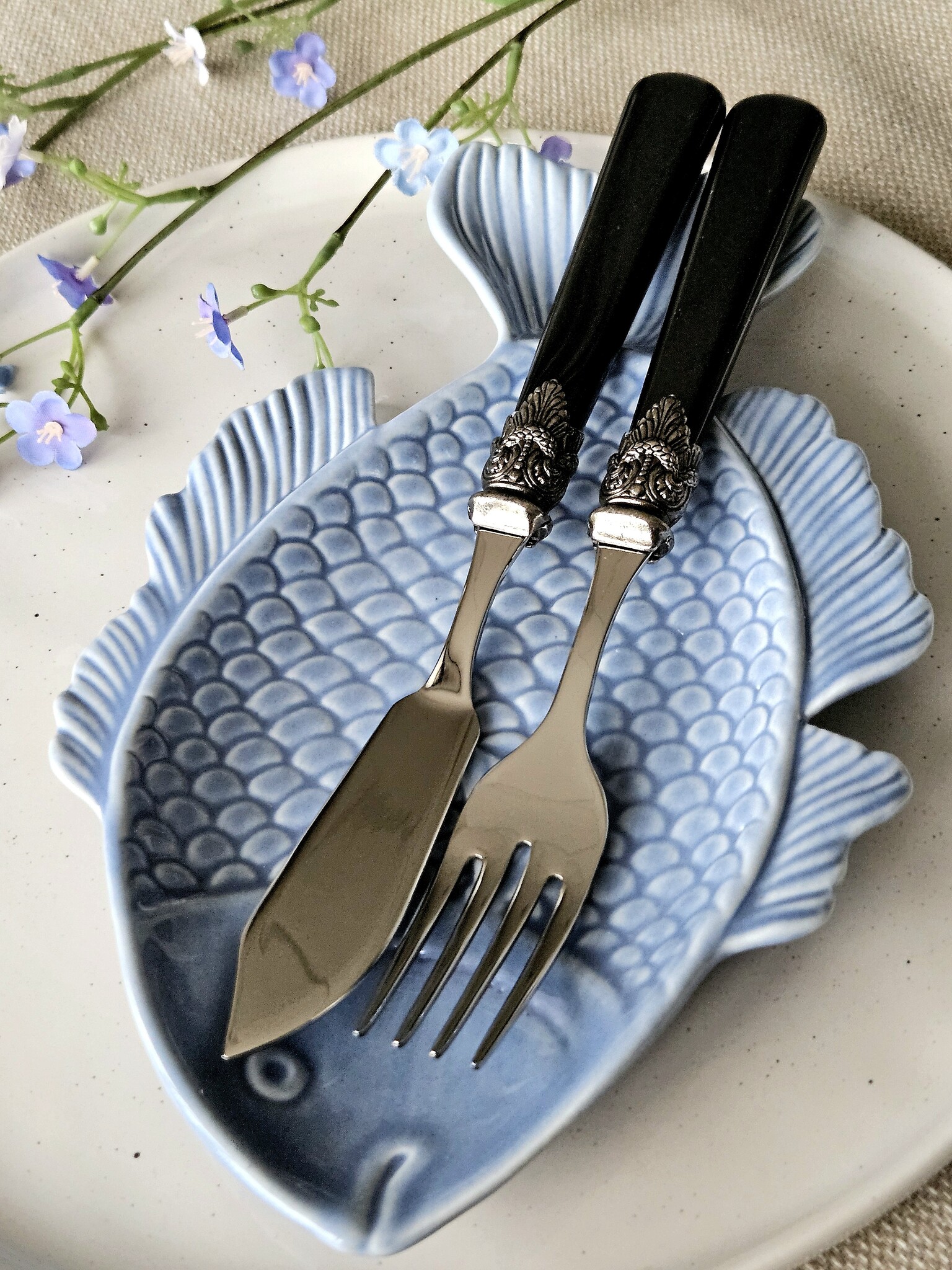 Ensemble de Couverts, Noir (éclat nacré), pour le Poisson