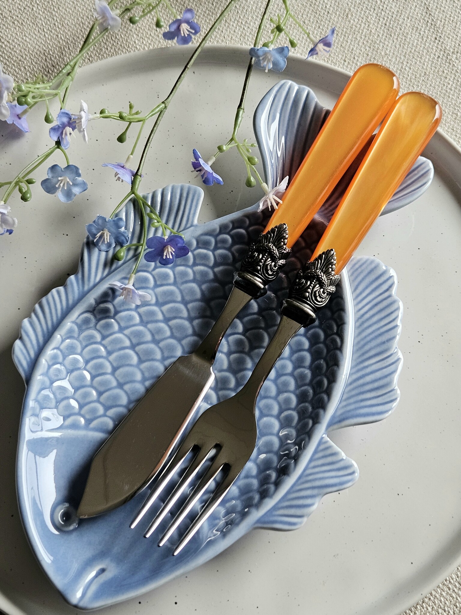 Ensemble de Couverts, Orange (nacré), pour le Poisson