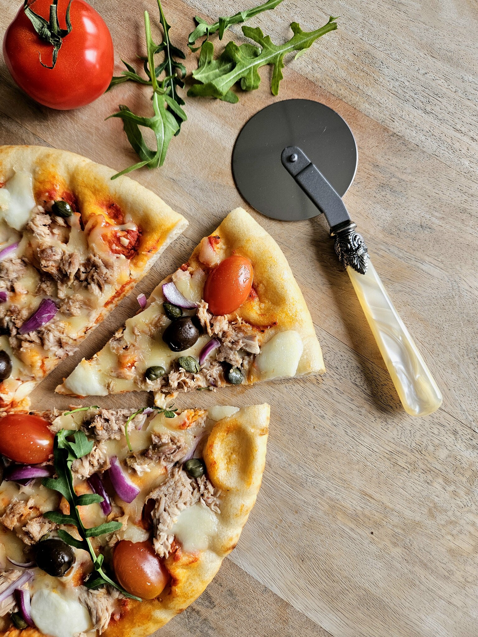 Coupe-Pizza, avec manche Ivoire (nacré)