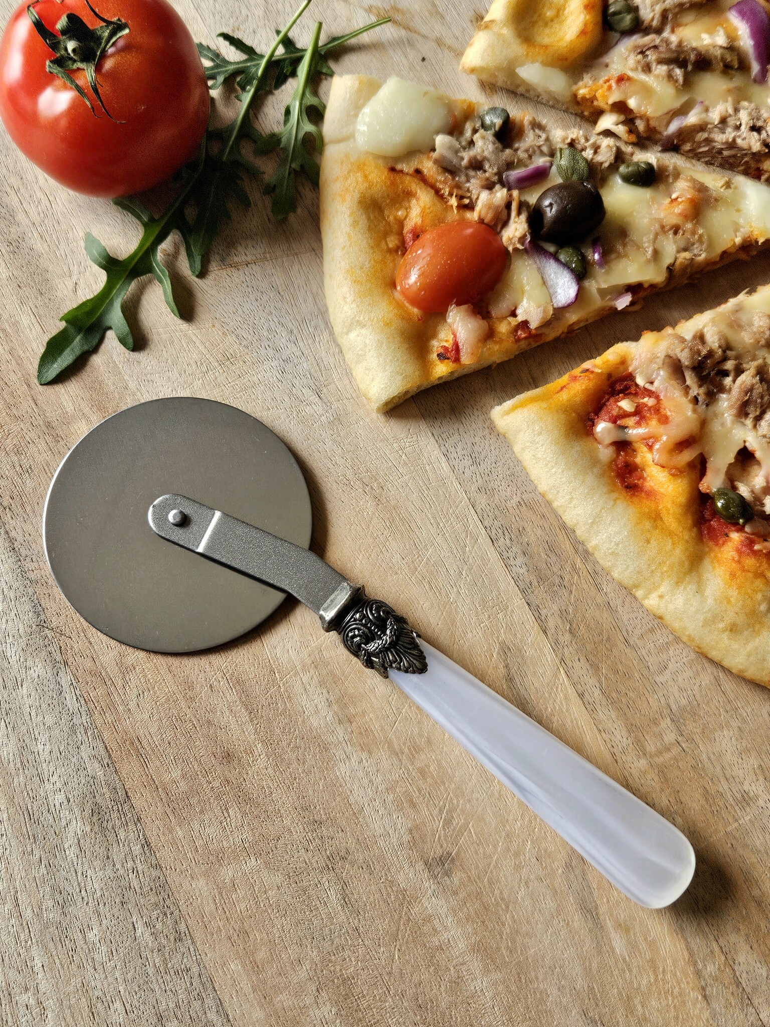 Pizzaschneider, mit Weißem griff (perlmuttglanz)