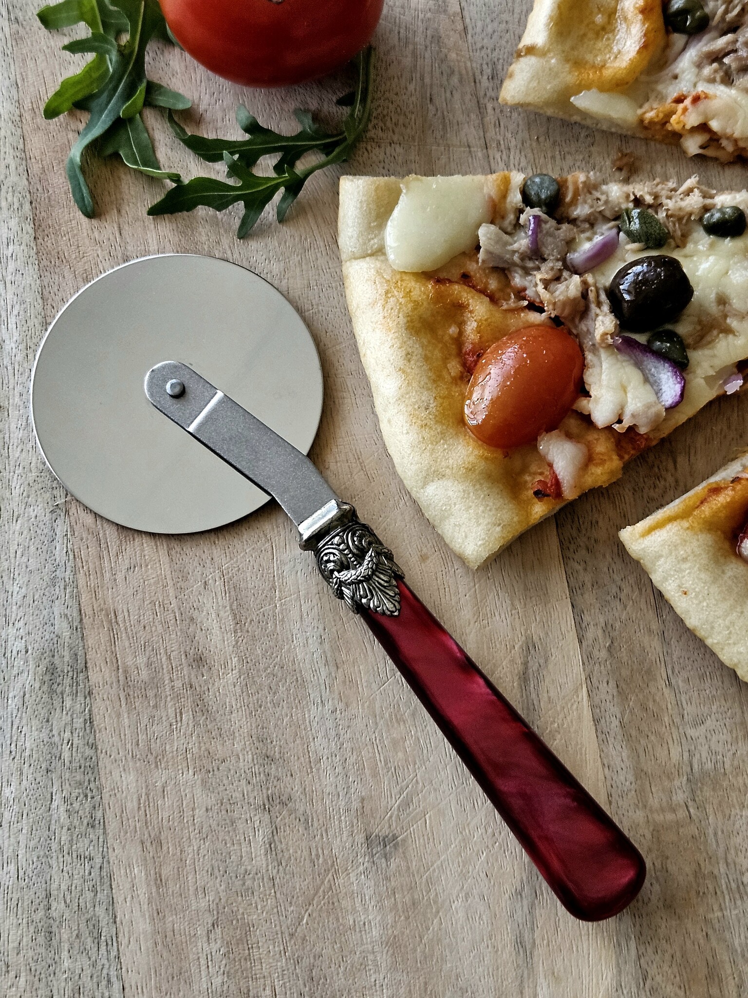 Pizzasnijder, met Rood handvat (parelmoerglans)